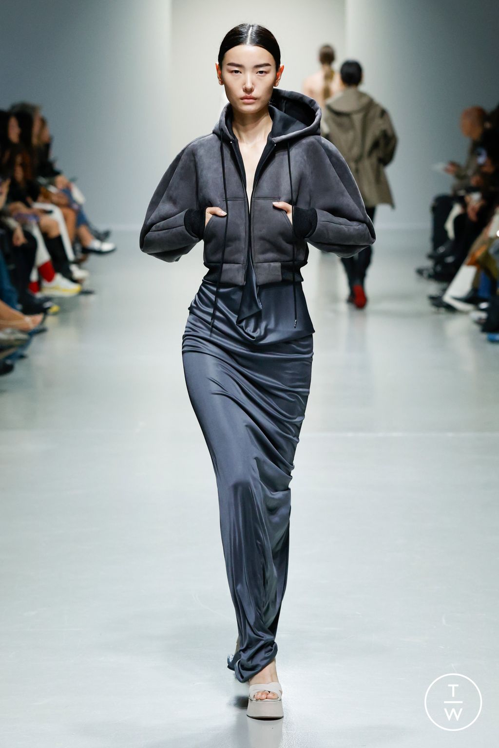 Fashion Week Paris Spring/Summer 2025 look 15 from the Atlein collection womenswear