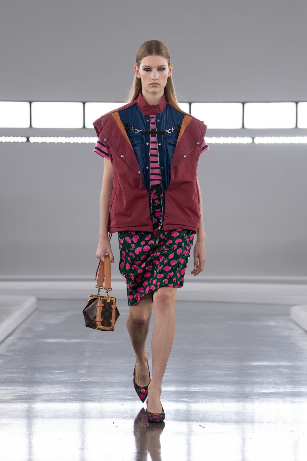 Fashion Week Paris Pre-Fall 2024 look 15 from the Louis Vuitton collection 女装