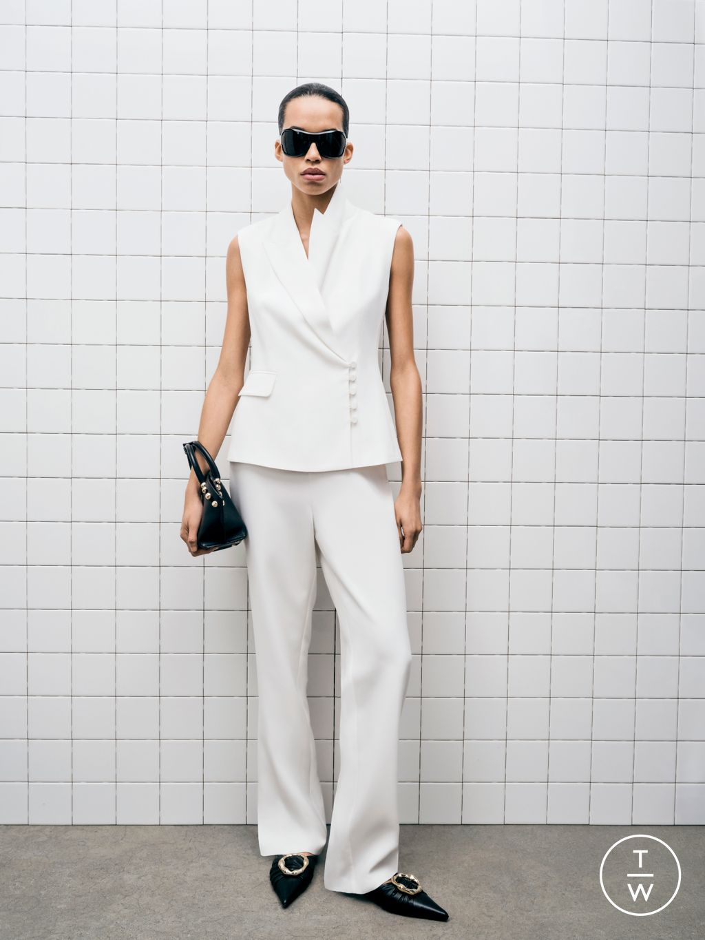 Fashion Week New York Pre-Fall 2025 look 16 from the Simkhai collection womenswear