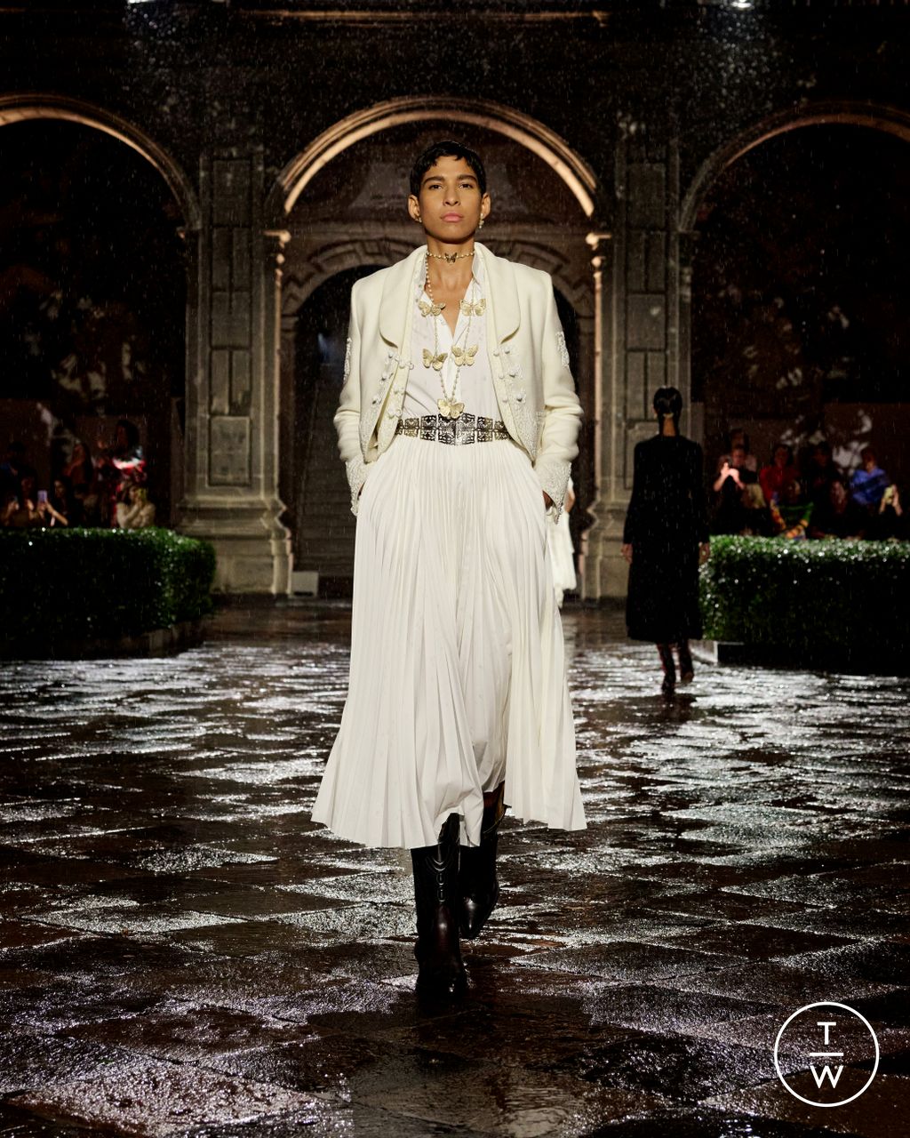 Fashion Week Paris Resort 2024 look 16 de la collection Christian Dior womenswear