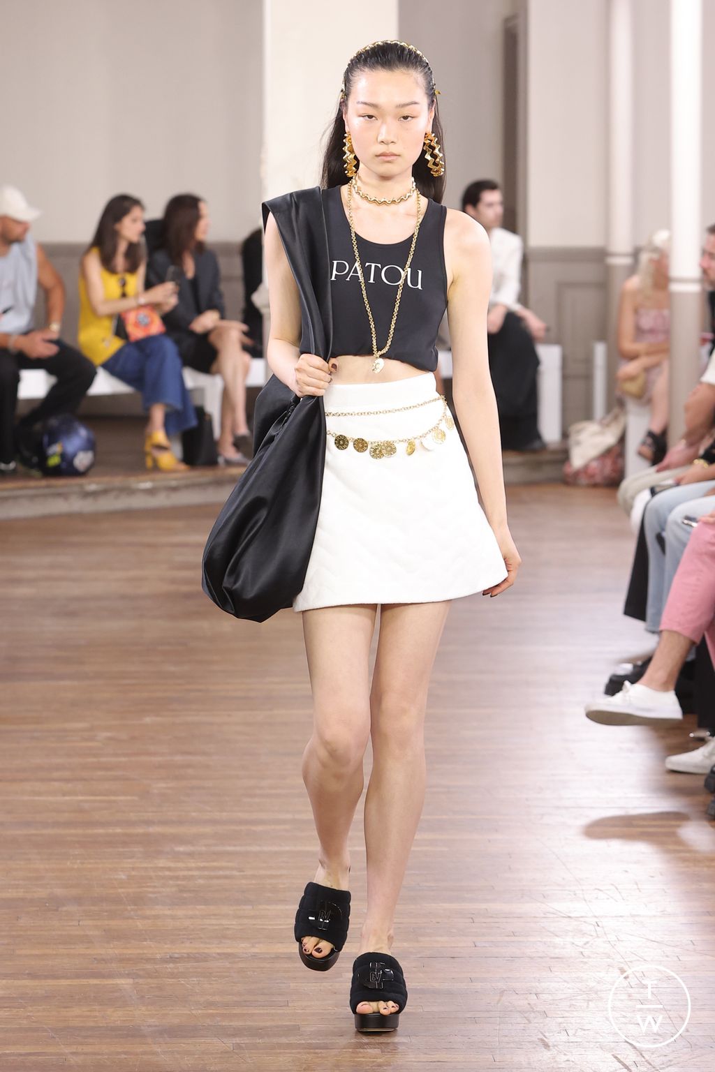 Fashion Week Paris Spring/Summer 2024 look 16 from the Patou collection 女装