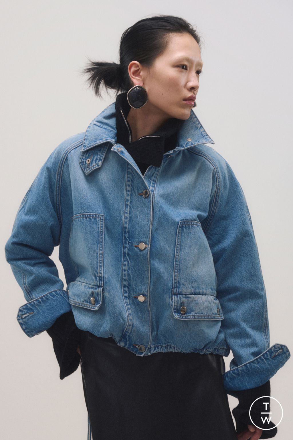 Fashion Week New York Pre-Fall 2025 look 16 from the Brandon Maxwell collection womenswear