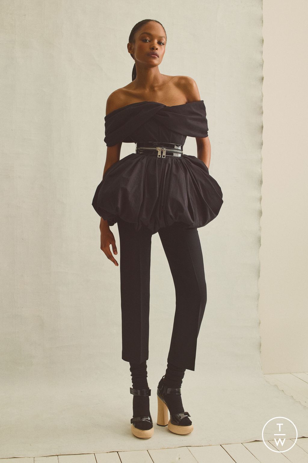 Fashion Week New York Pre-Fall 2023 look 16 from the Brandon Maxwell collection womenswear