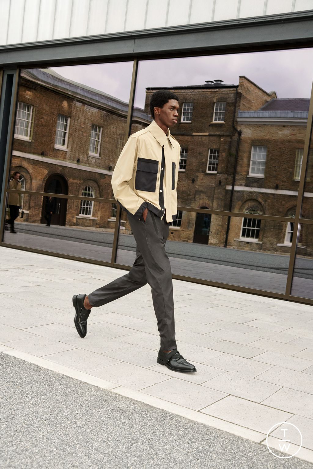 Fashion Week London Spring/Summer 2023 look 16 from the Dunhill collection menswear