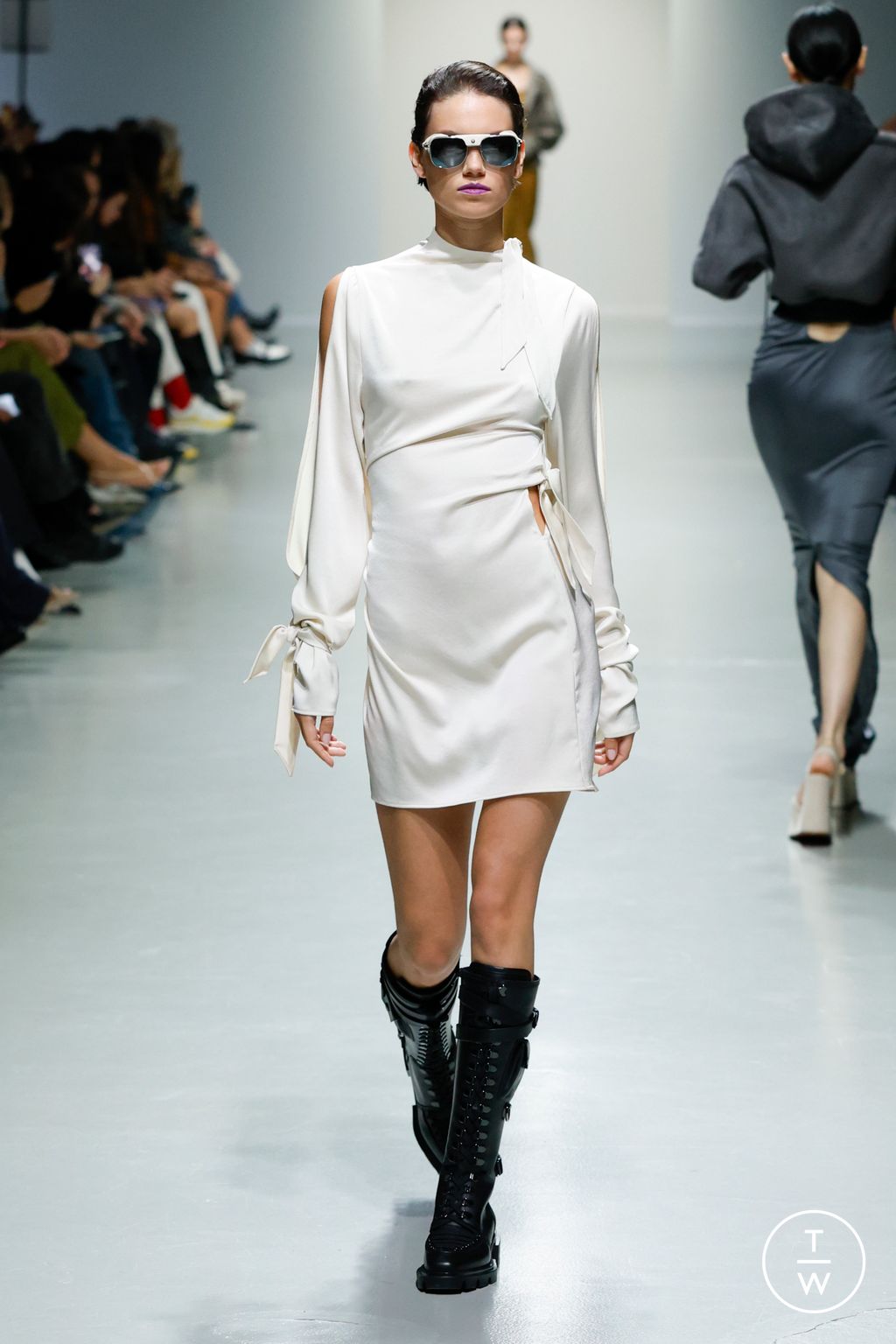 Fashion Week Paris Spring-Summer 2025 look 16 from the Atlein collection womenswear