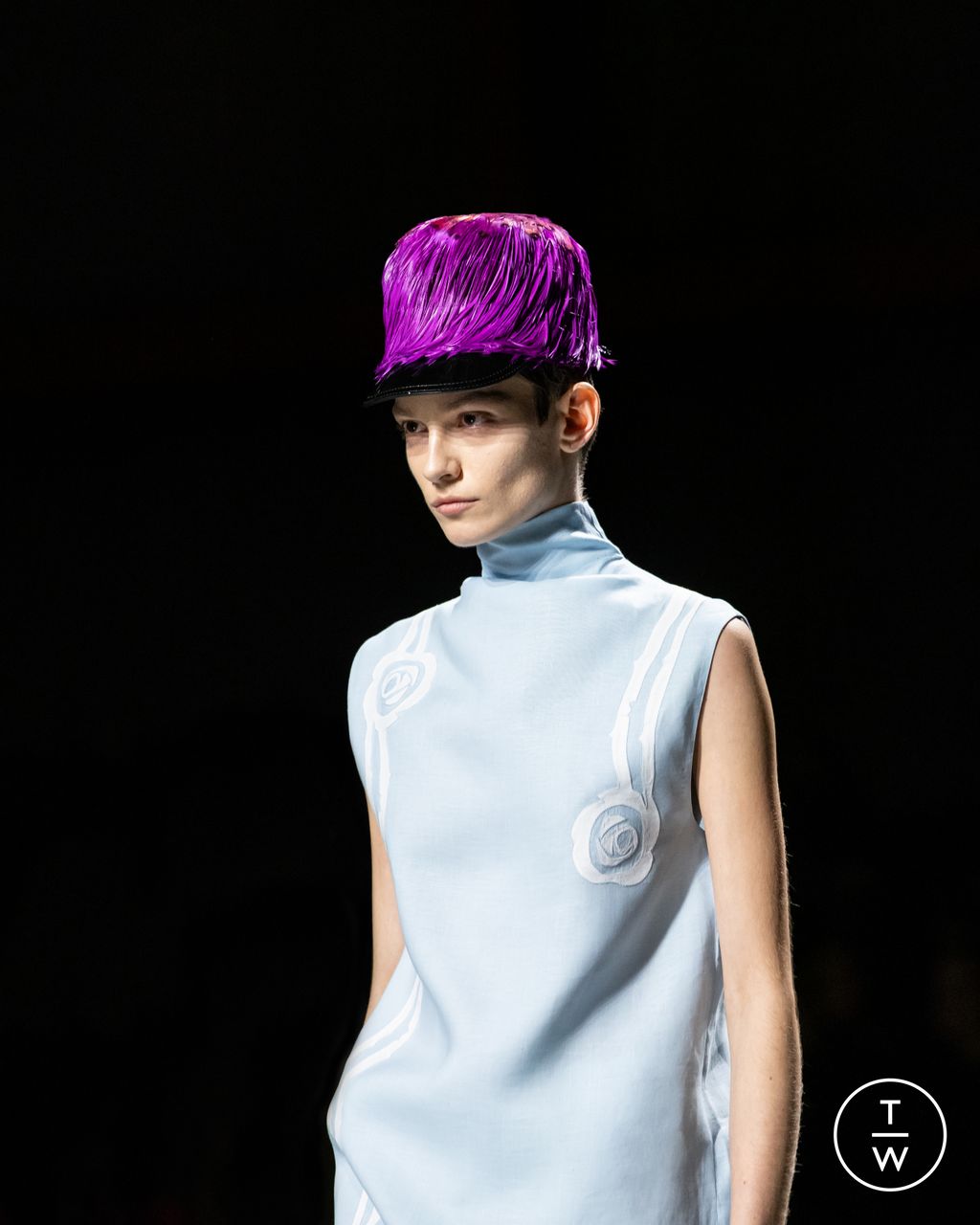 Fashion Week Milan Fall/Winter 2024 look 43 from the Prada collection 女装配饰