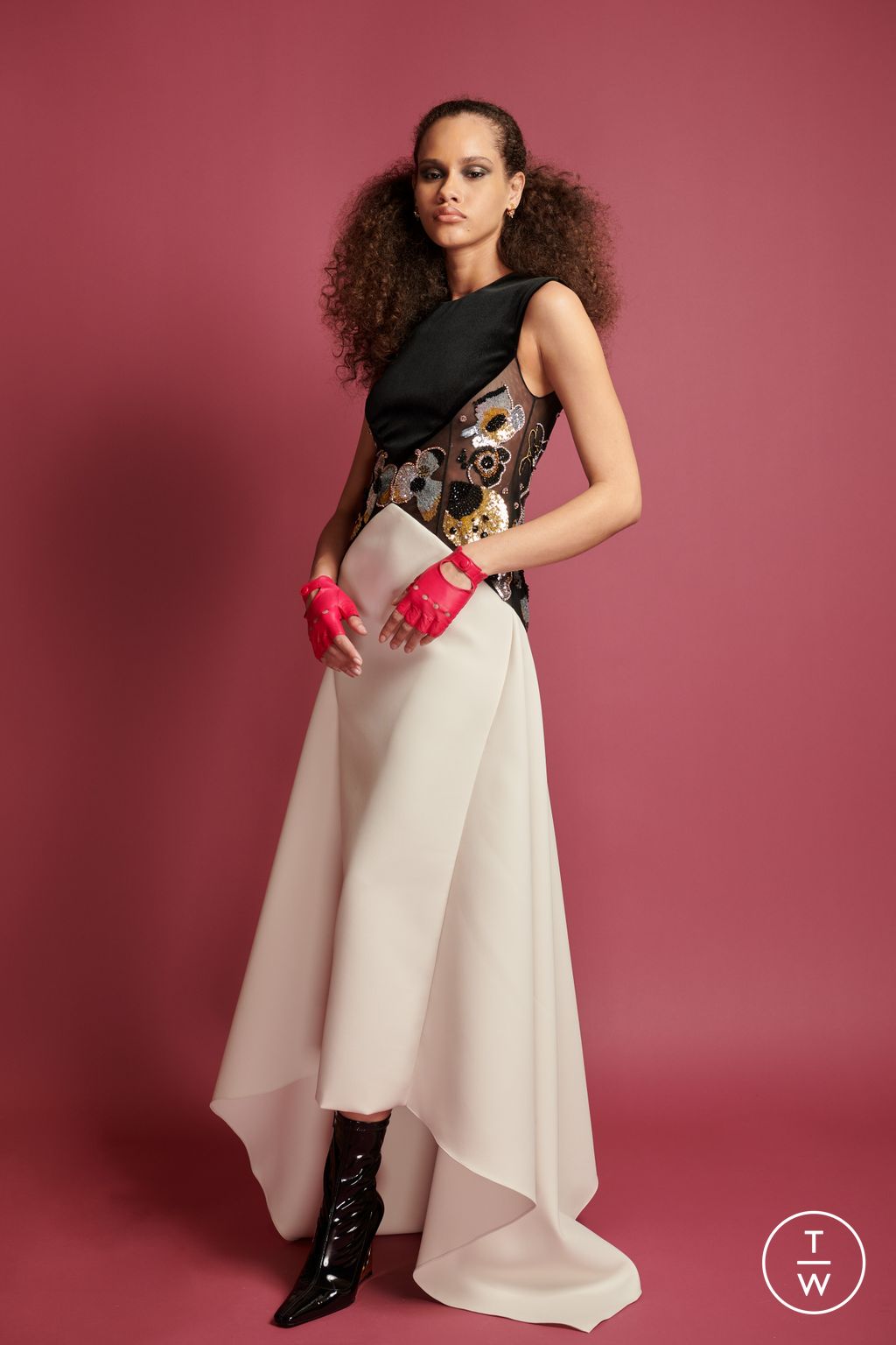 Fashion Week New York Resort 2024 look 16 de la collection Bibhu Mohapatra womenswear