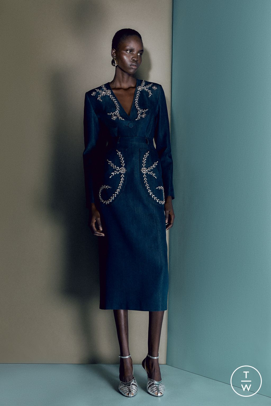 Fashion Week London Pre-Fall 2026 look 16 from the Huishan Zhang collection 女装