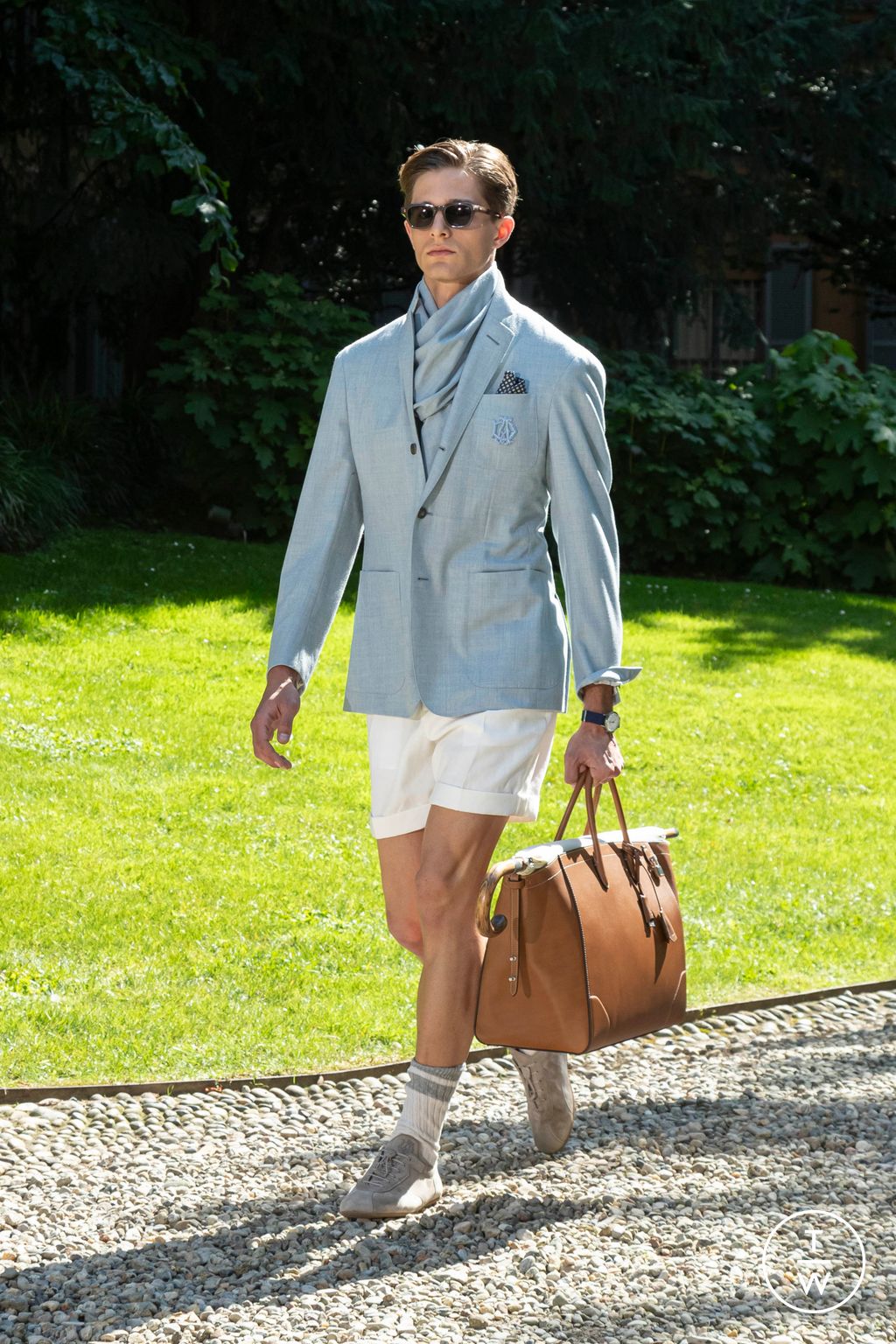 Fashion Week Milan Spring-Summer 2025 look 17 from the Dunhill collection menswear