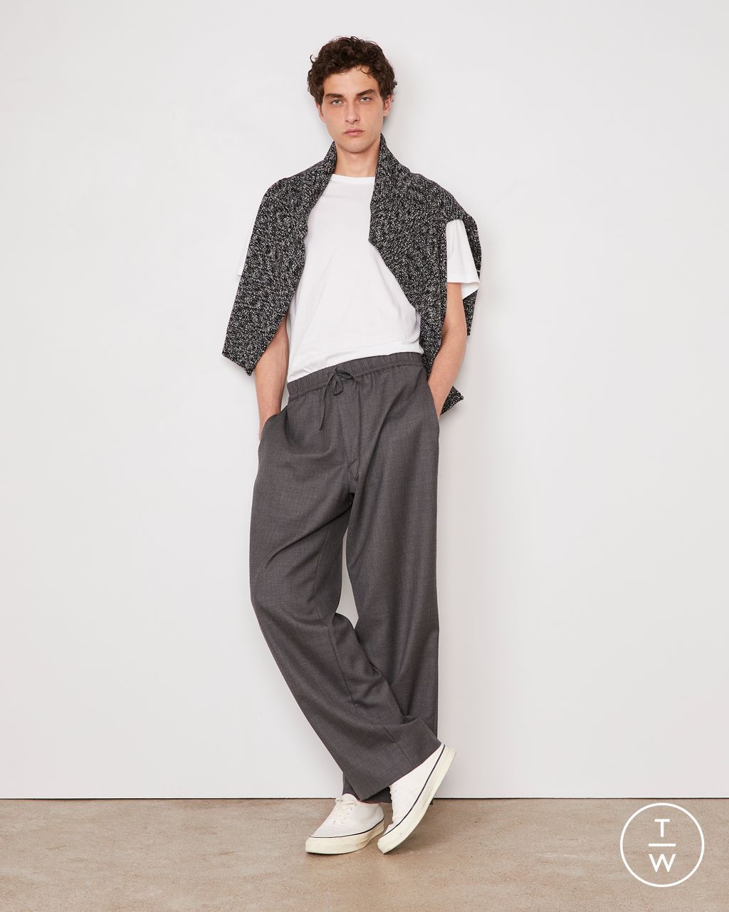 Fashion Week Paris Pre-Fall 2026 look 17 from the Officine Générale collection menswear