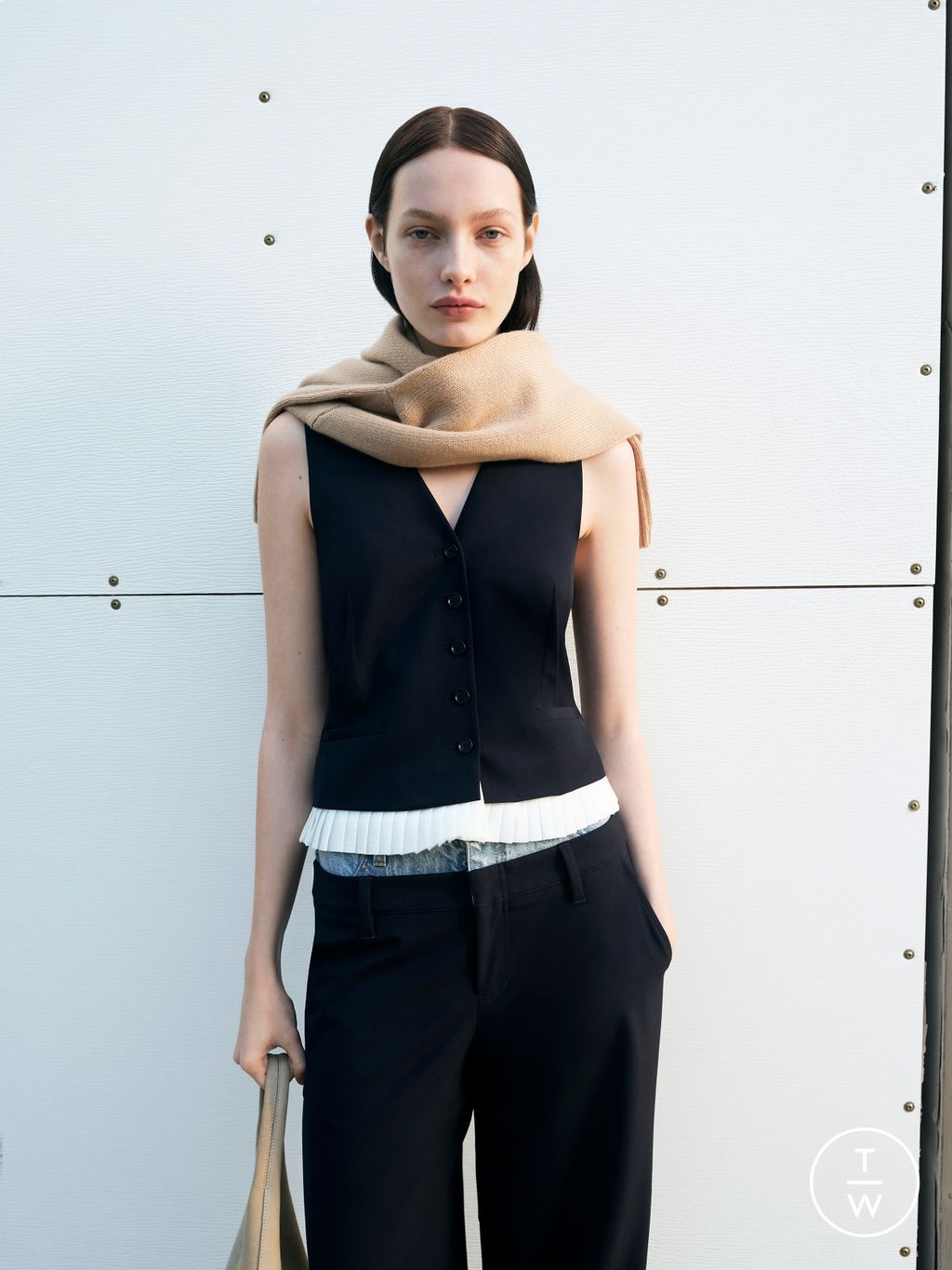 Fashion Week New York Pre-Fall 2025 look 17 from the Simkhai collection womenswear