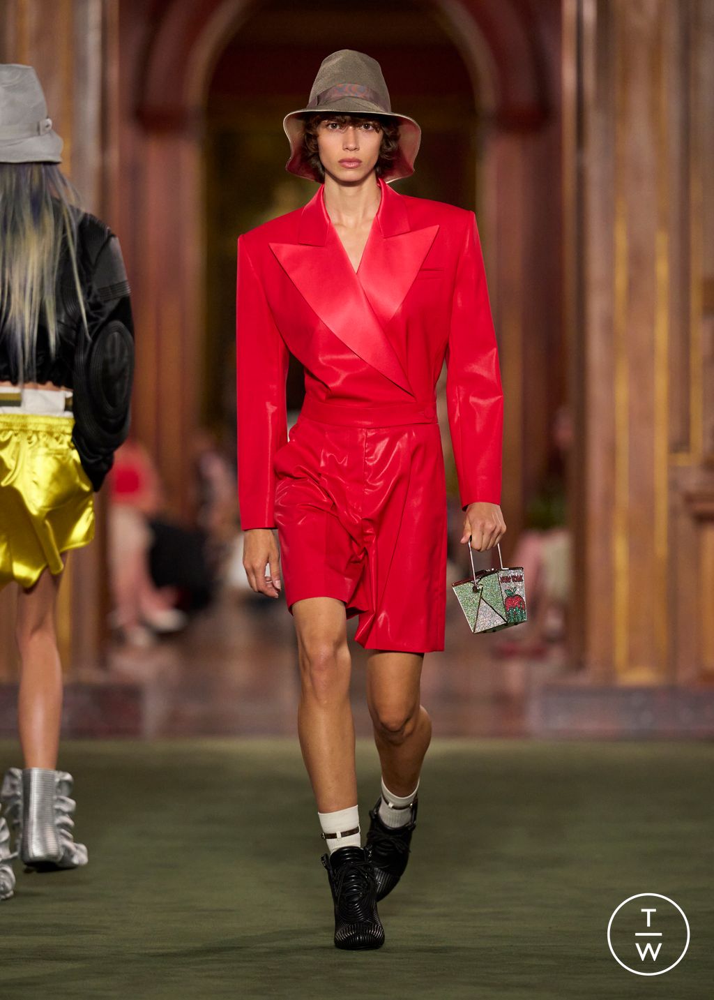 Fashion Week Paris Resort 2027 look 17 from the Louis Vuitton collection womenswear