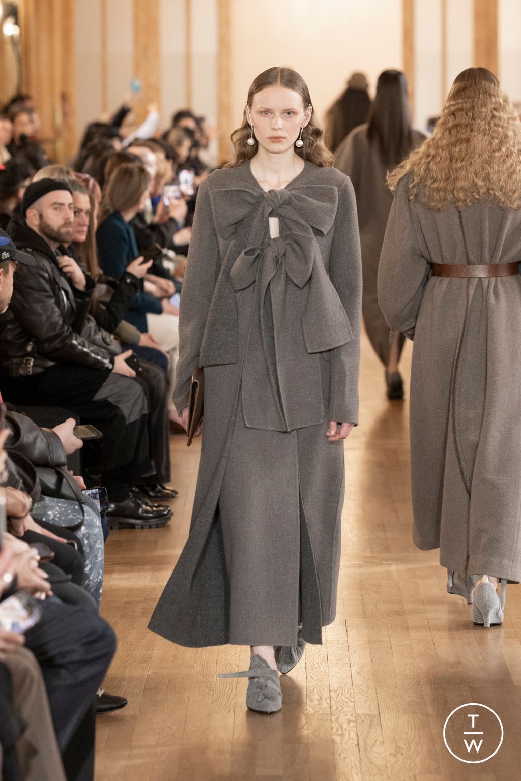 Fashion Week Paris Fall/Winter 2026 look 17 de la collection Uma Wang womenswear