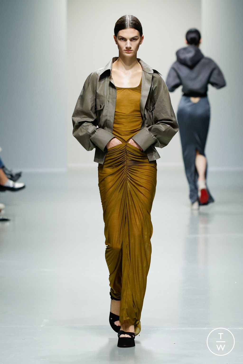 Fashion Week Paris Spring/Summer 2025 look 17 from the Atlein collection womenswear