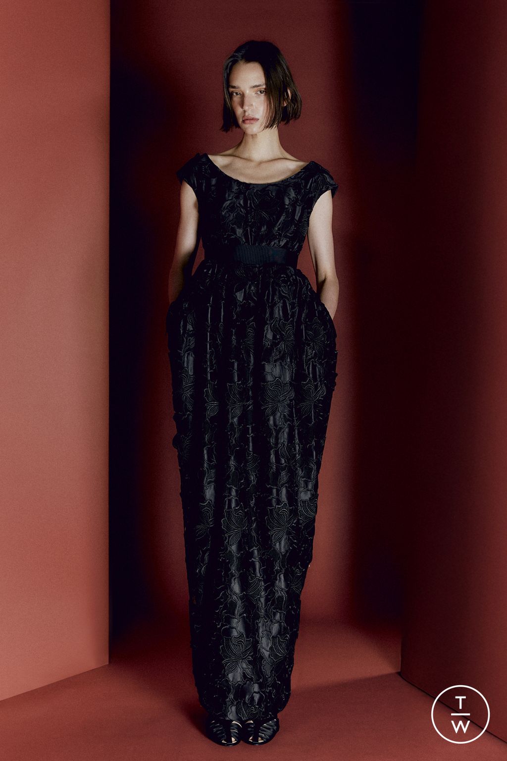 Fashion Week London Pre-Fall 2026 look 17 from the Huishan Zhang collection womenswear