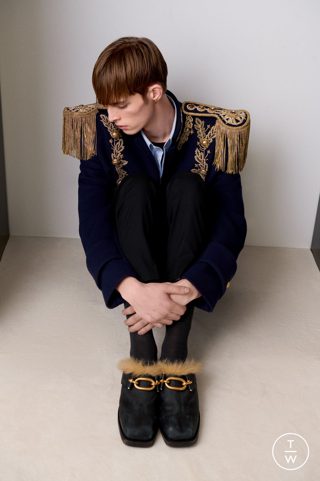 Fashion Week Paris Pre-Fall 2025 look 17 de la collection Balmain menswear