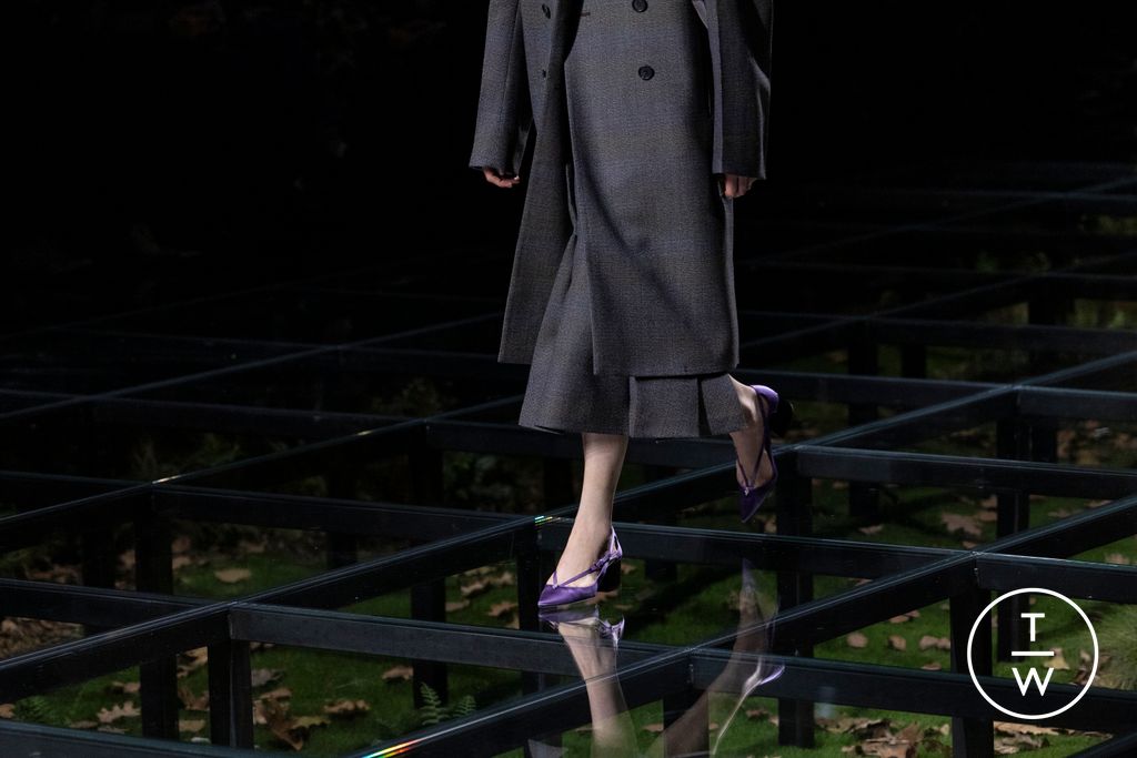 Fashion Week Milan Fall/Winter 2024 look 29 de la collection Prada womenswear accessories