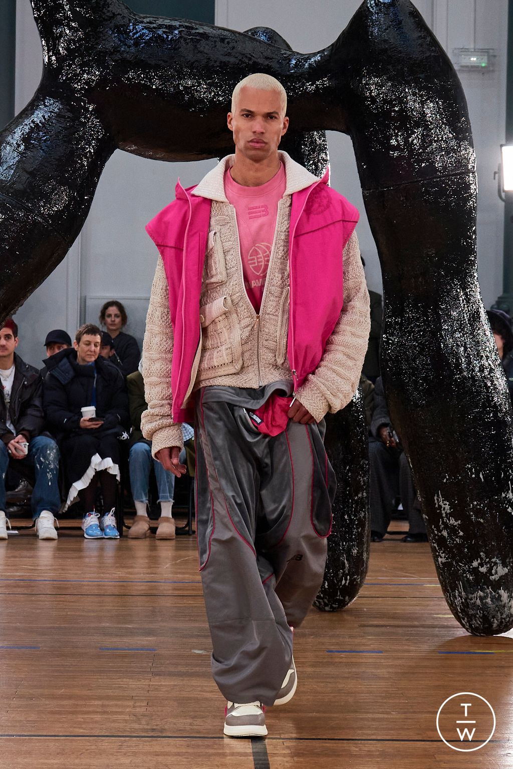 Fashion Week Paris Fall/Winter 2023 look 18 from the Namesake collection menswear
