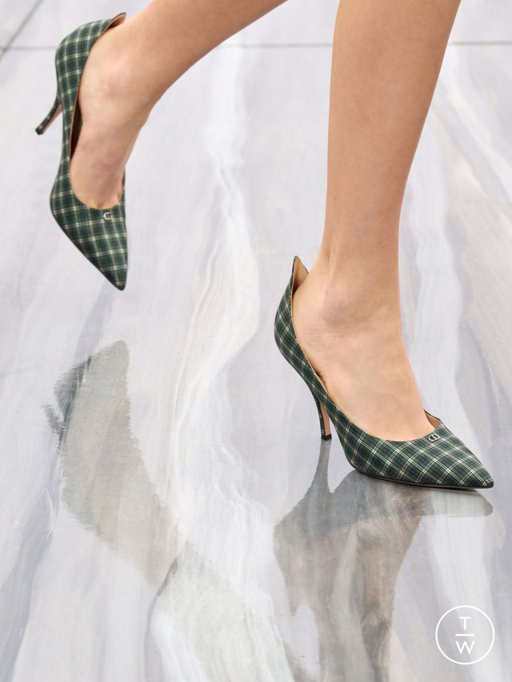 Fashion Week Paris Spring/Summer 2026 look 18 de la collection Dior womenswear accessories