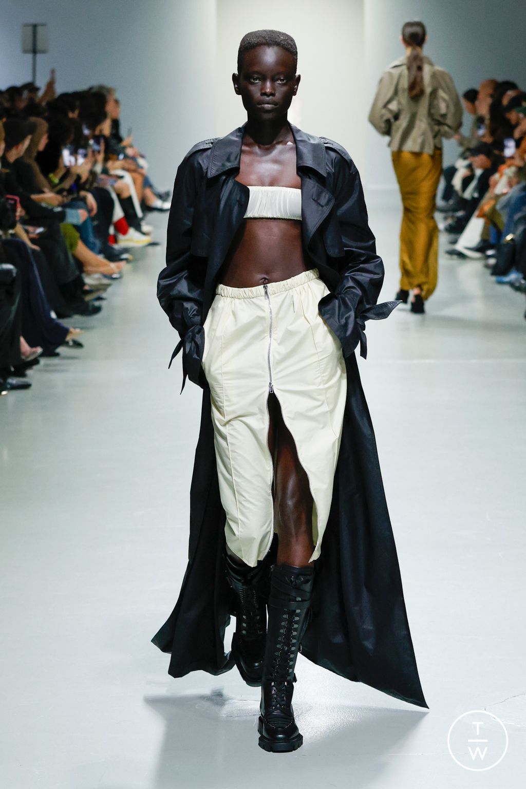 Fashion Week Paris Spring/Summer 2025 look 18 from the Atlein collection womenswear