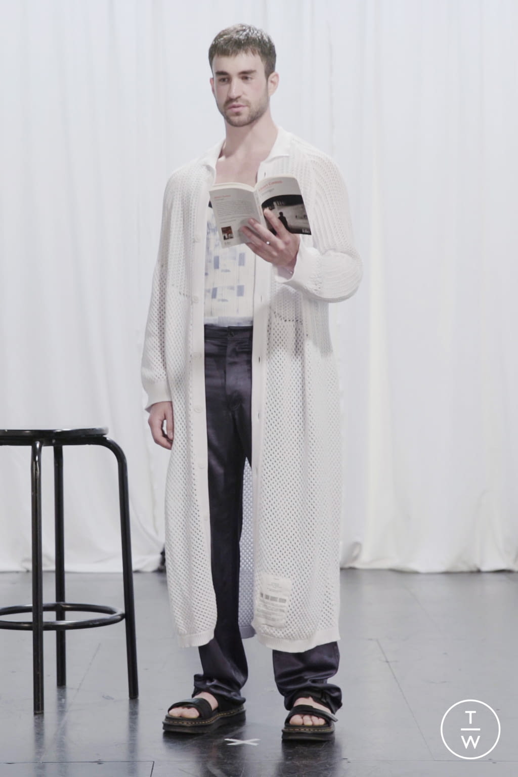 Fashion Week Paris Spring/Summer 2021 look 18 from the Louis Gabriel Nouchi collection 男装