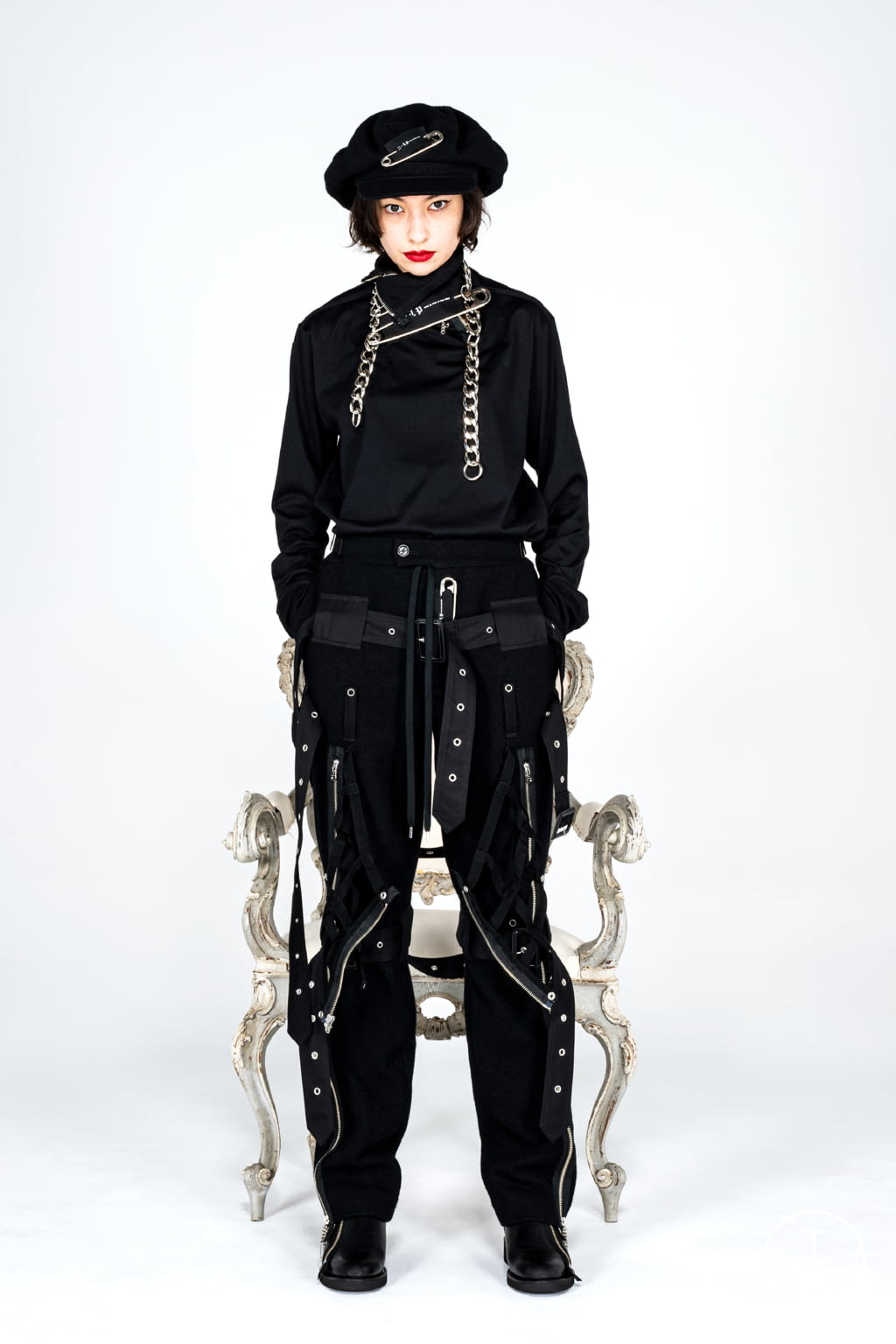 Fashion Week Paris Fall/Winter 2021 look 18 de la collection Takahiromiyashita The Soloist womenswear