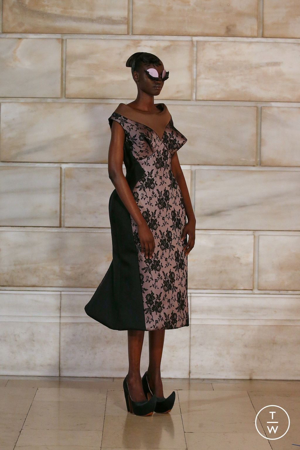 Fashion Week New York Fall/Winter 2024 look 18 from the Marc Jacobs collection womenswear
