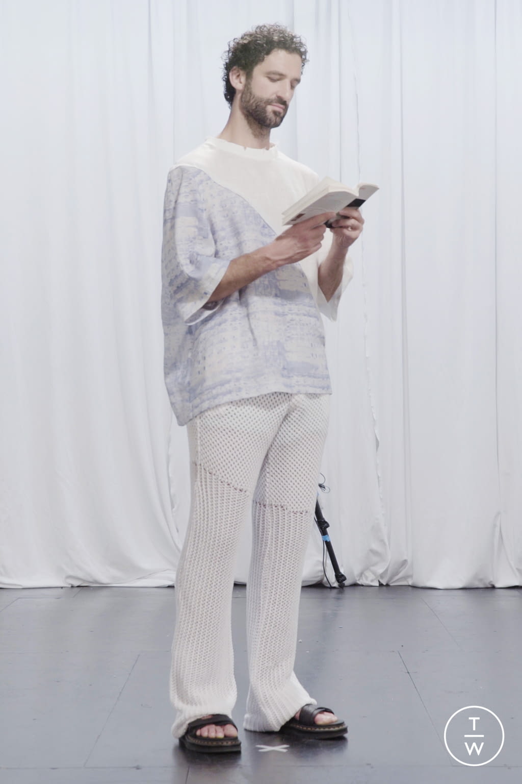 Fashion Week Paris Spring/Summer 2021 look 19 from the Louis Gabriel Nouchi collection 男装