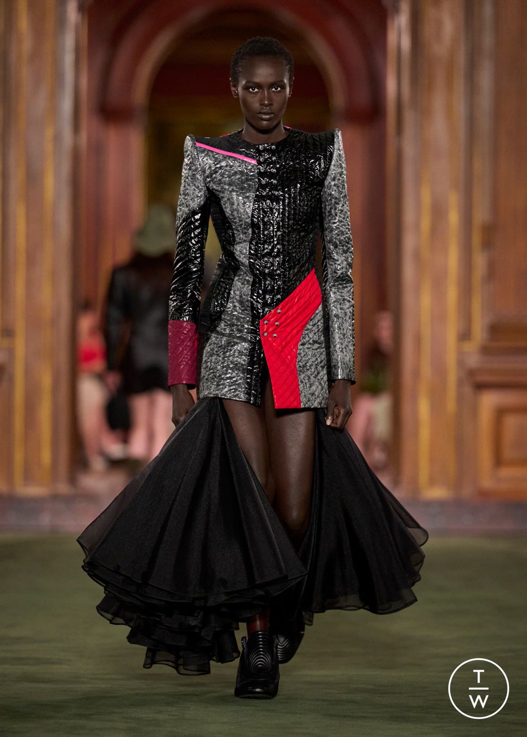 Fashion Week Paris Resort 2027 look 19 from the Louis Vuitton collection womenswear