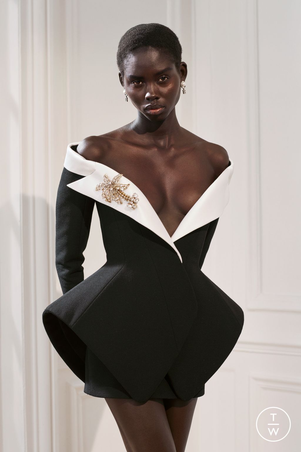 Fashion Week Paris Pre-Fall 2024 look 19 from the Balmain collection womenswear
