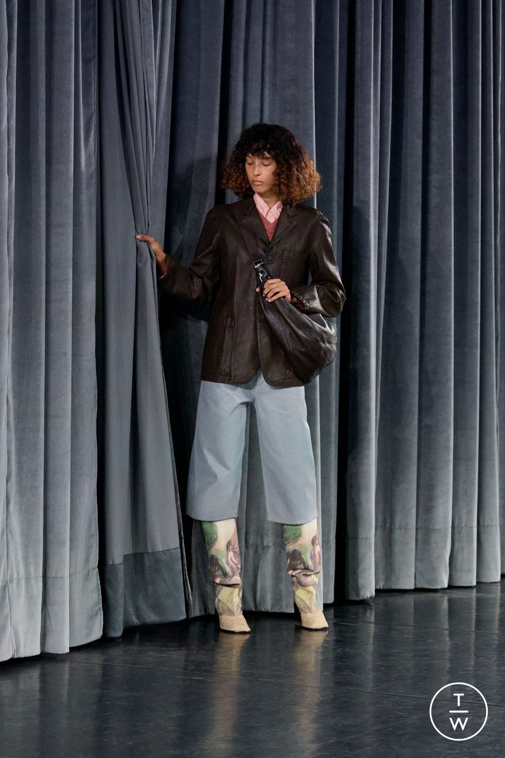 Fashion Week Paris Fall/Winter 2026 look 19 from the Lemaire collection menswear