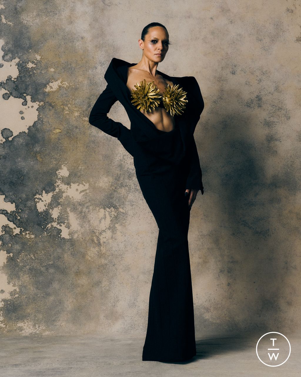 Fashion Week London Fall/Winter 2025 look 1 from the Harris Reed collection womenswear