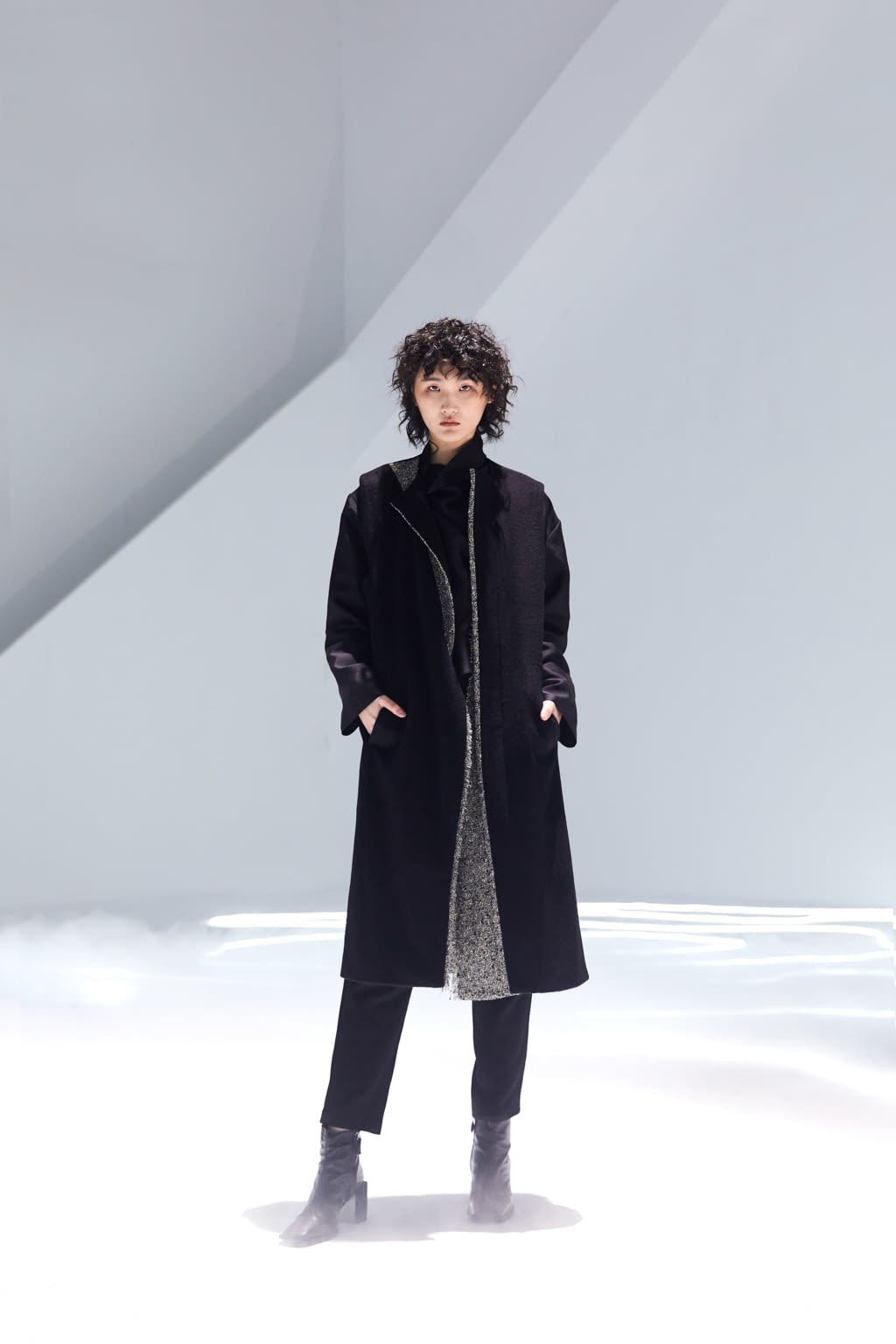Fashion Week Paris Fall/Winter 2021 look 2 from the Maison Mai collection womenswear