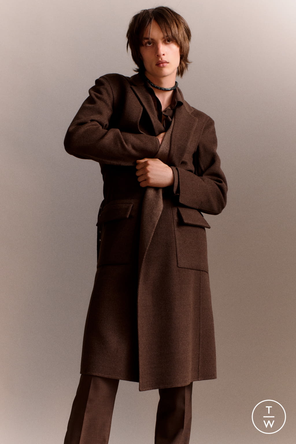 Fashion Week Paris Fall/Winter 2021 look 2 from the Ludovic de Saint Sernin collection menswear