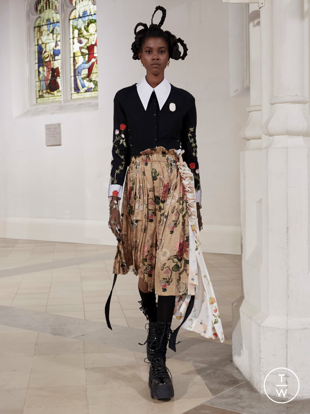 Fashion Week London Fall/Winter 2021 look 20 from the Simone Rocha collection 女装