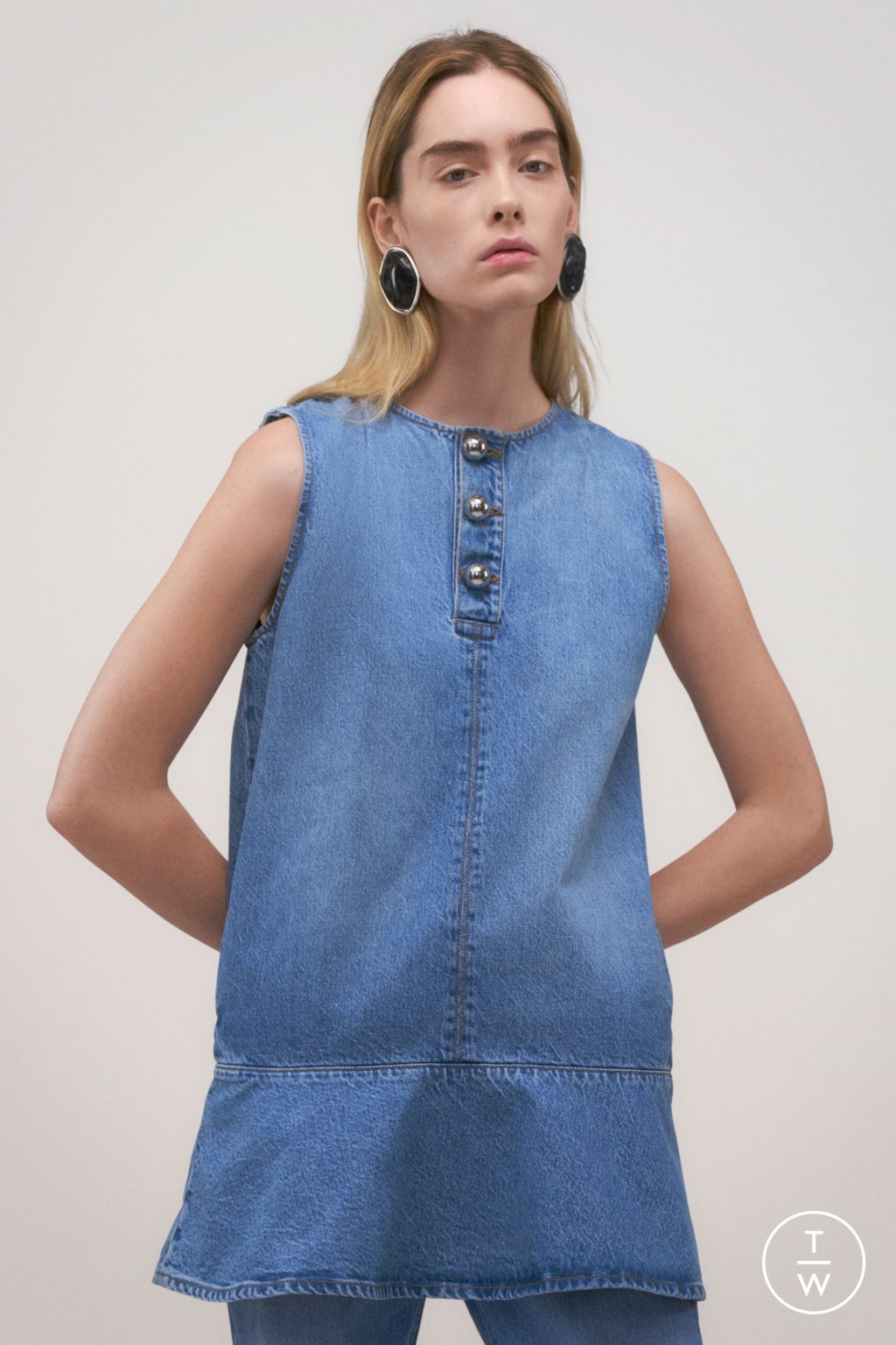 Fashion Week New York Pre-Fall 2025 look 20 from the Brandon Maxwell collection womenswear