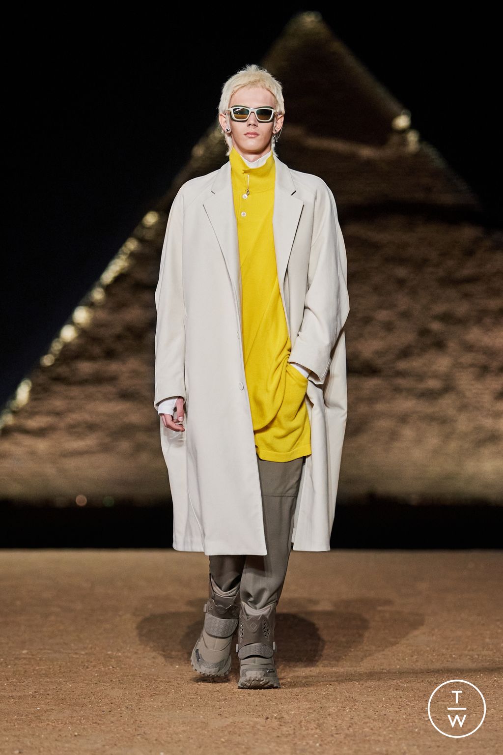 Fashion Week Paris Pre-Fall 2023 look 20 de la collection Dior Men menswear