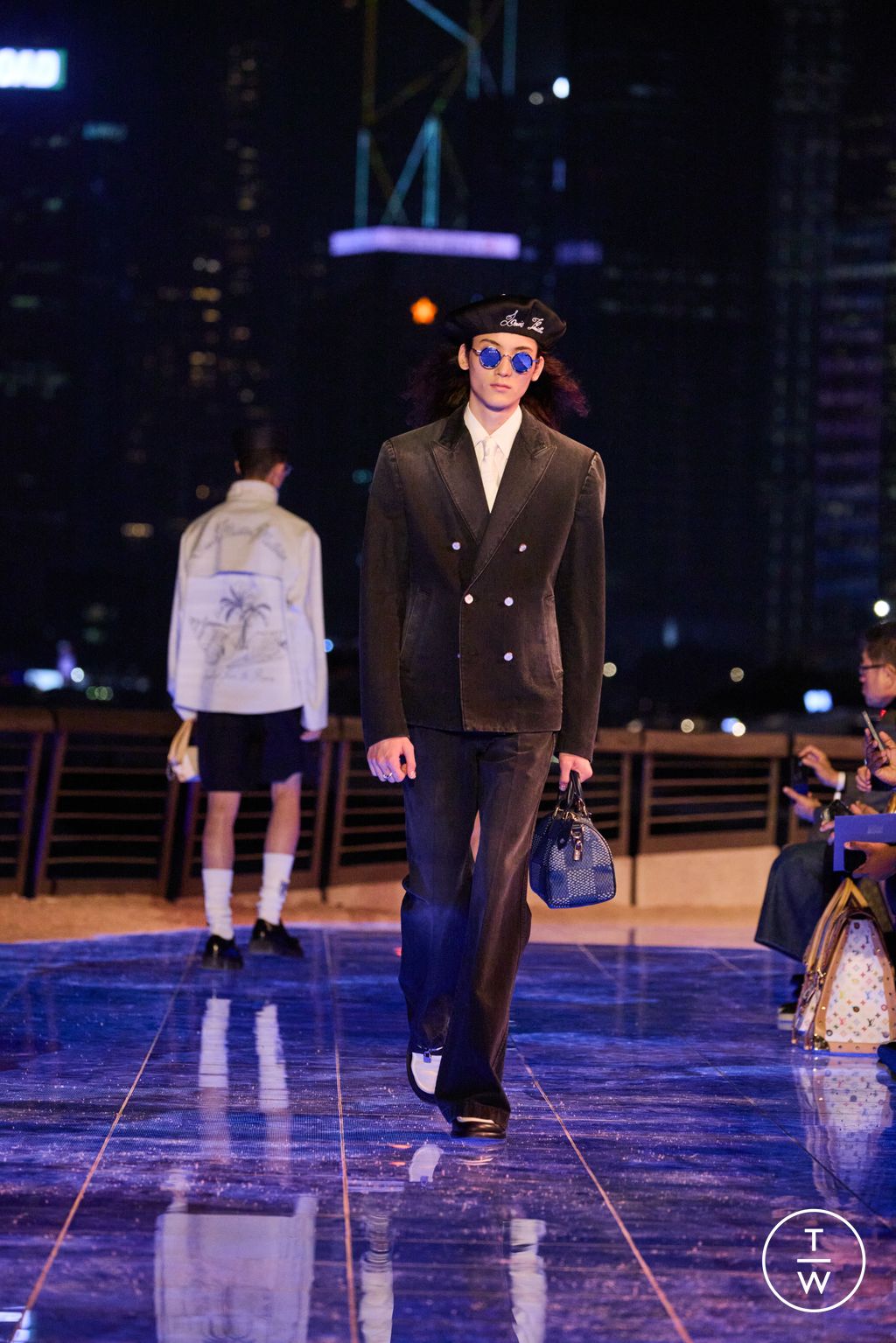 Fashion Week Paris Pre-Fall 2024 look 21 from the Louis Vuitton collection menswear