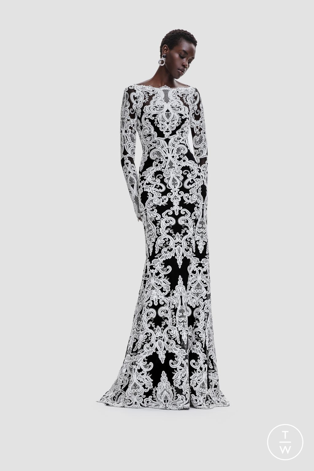 Fashion Week New York Pre-Fall 2024 look 20 from the Naeem Khan collection womenswear