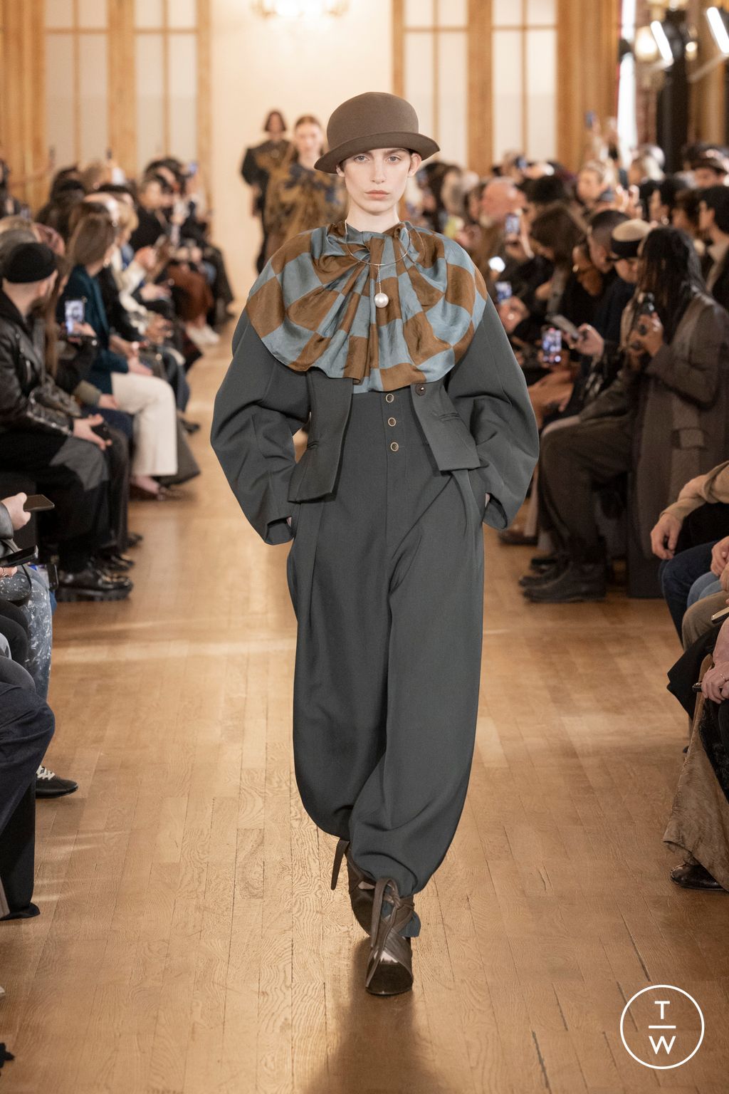 Fashion Week Paris Fall/Winter 2026 look 20 from the Uma Wang collection 女装