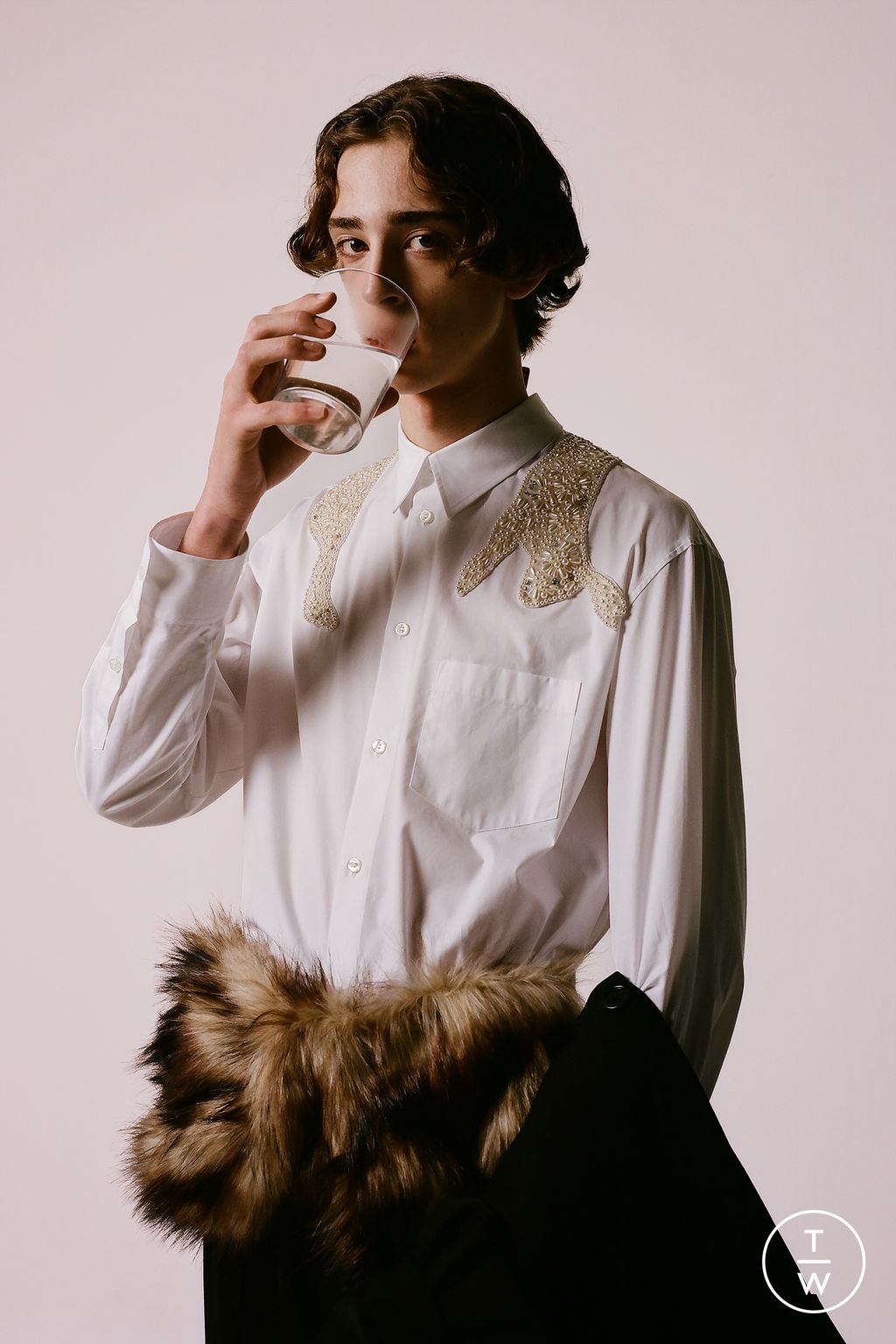 Fashion Week London Fall/Winter 2025 look 20 from the Simone Rocha collection menswear