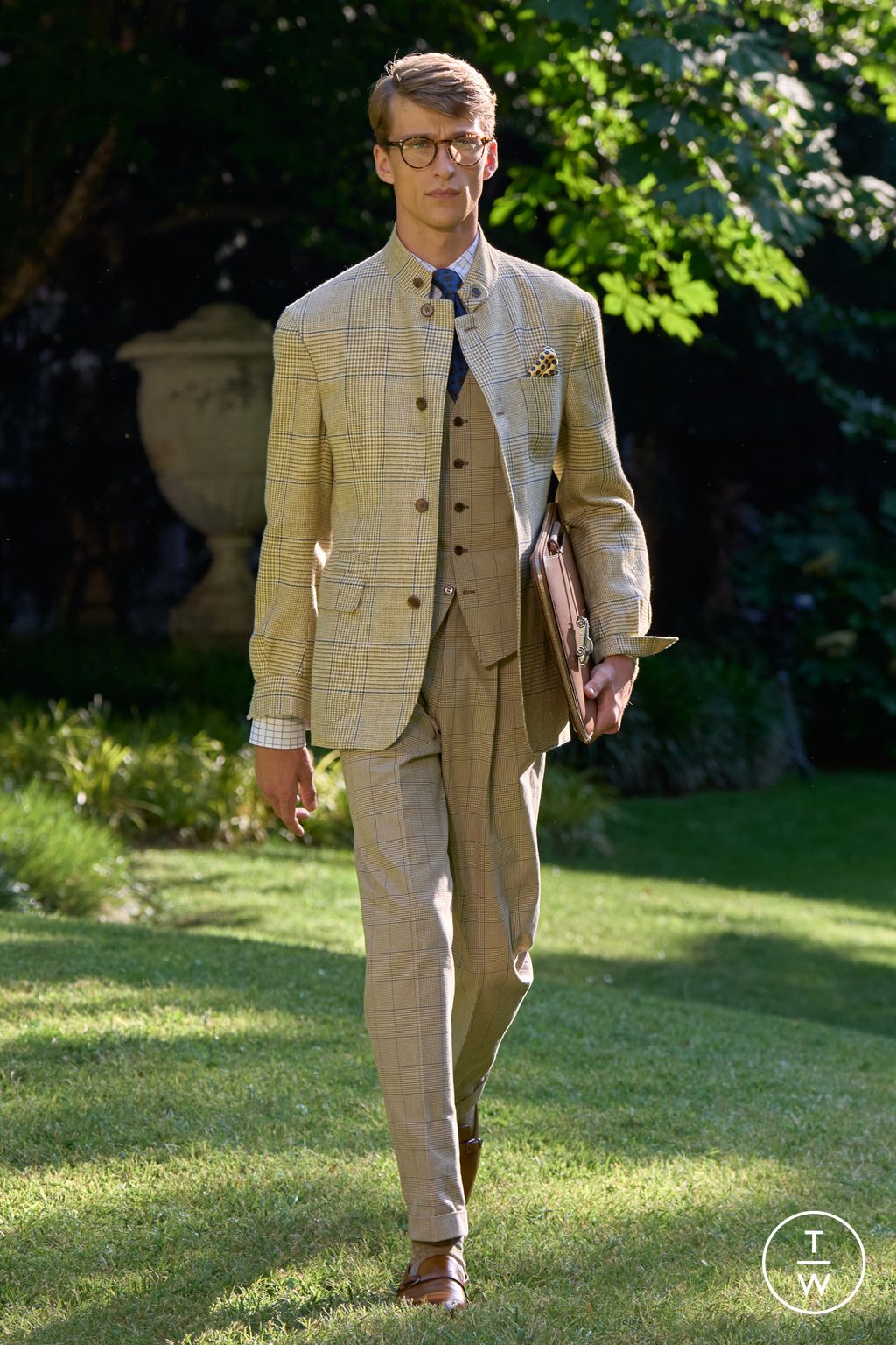 Fashion Week Milan Spring/Summer 2026 look 20 from the Dunhill collection menswear