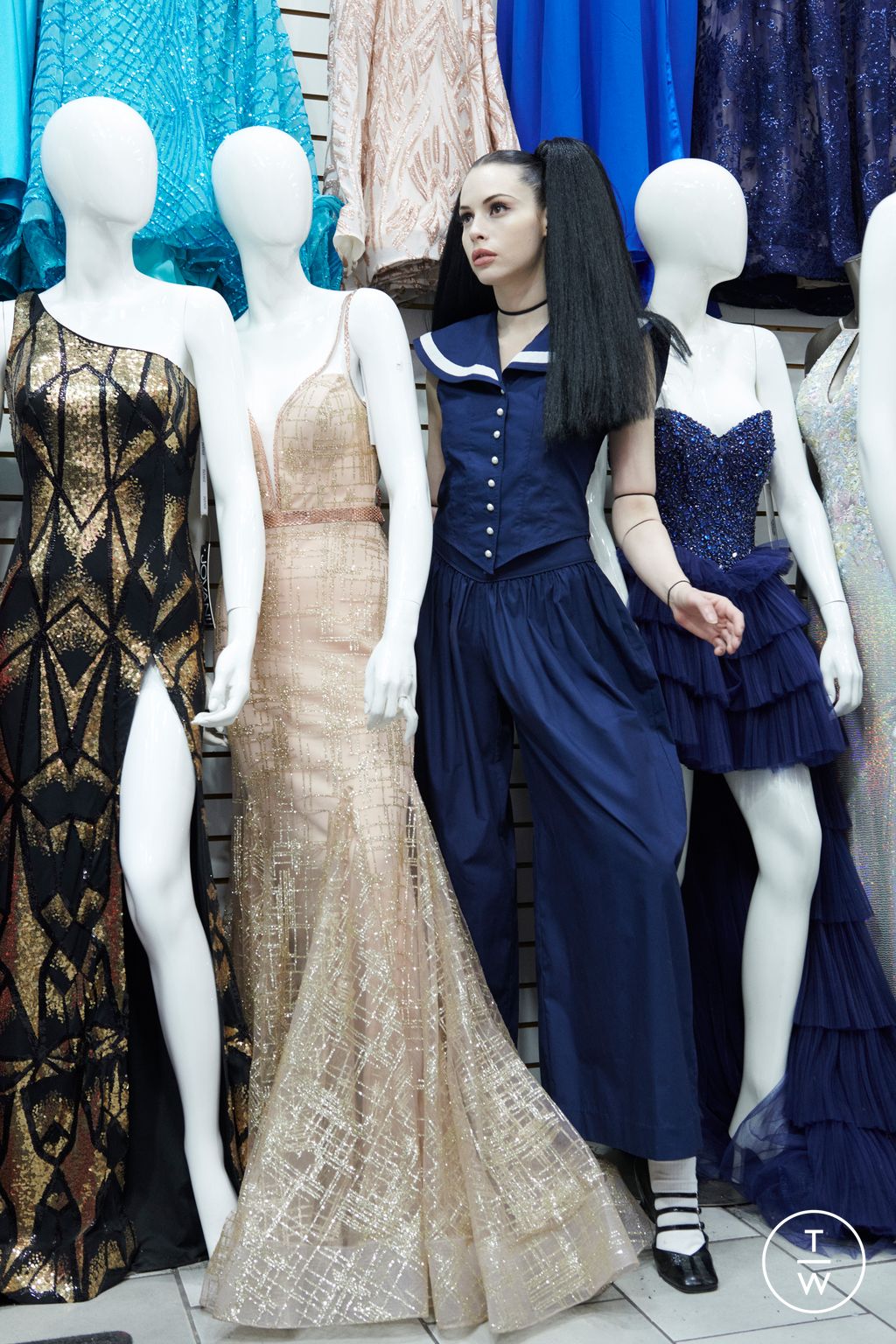 Fashion Week New York Pre-Fall 2023 look 20 from the Batsheva collection womenswear