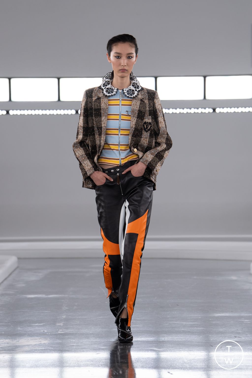 Fashion Week Paris Pre-Fall 2024 look 20 from the Louis Vuitton collection 女装