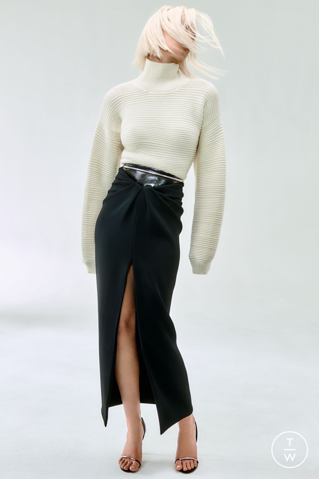 Fashion Week New York Resort 2024 look 21 from the Brandon Maxwell collection 女装