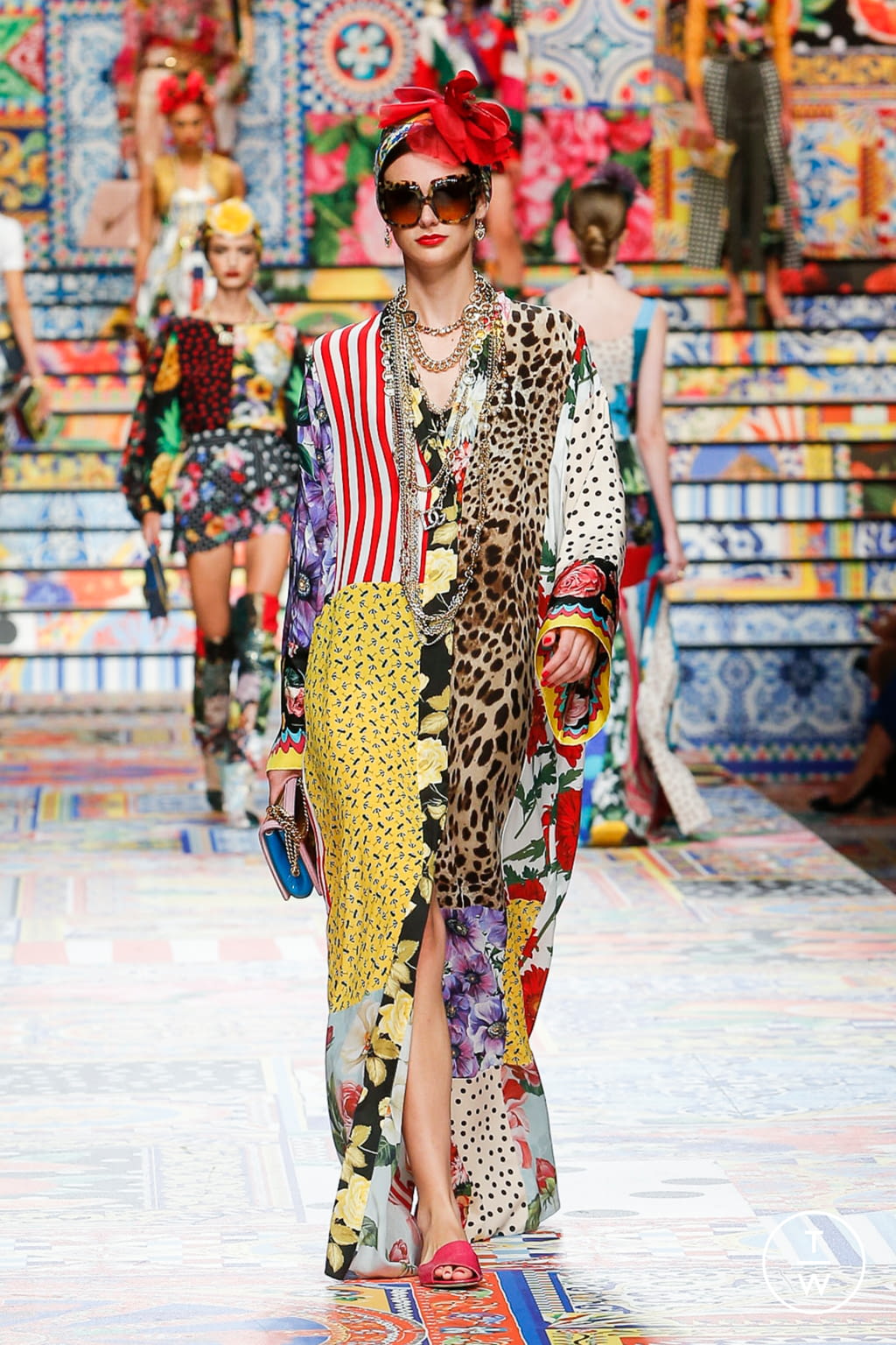 Fashion Week Milan Spring/Summer 2021 look 21 from the Dolce & Gabbana collection womenswear