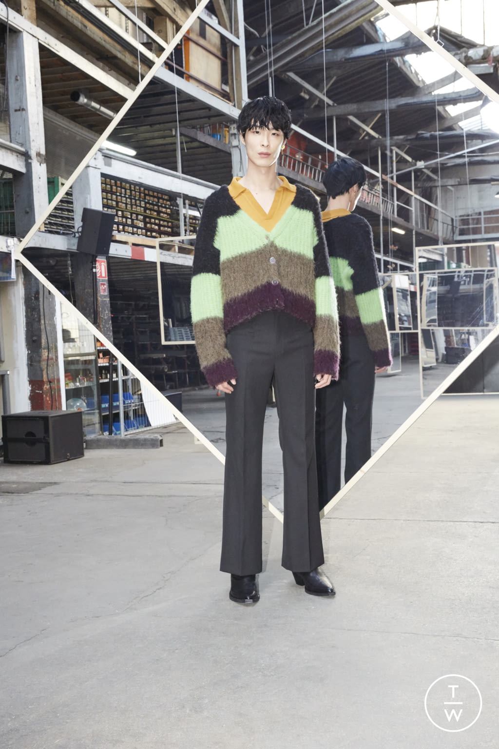 Fashion Week Paris Fall/Winter 2020 look 21 de la collection Maison Kitsuné menswear
