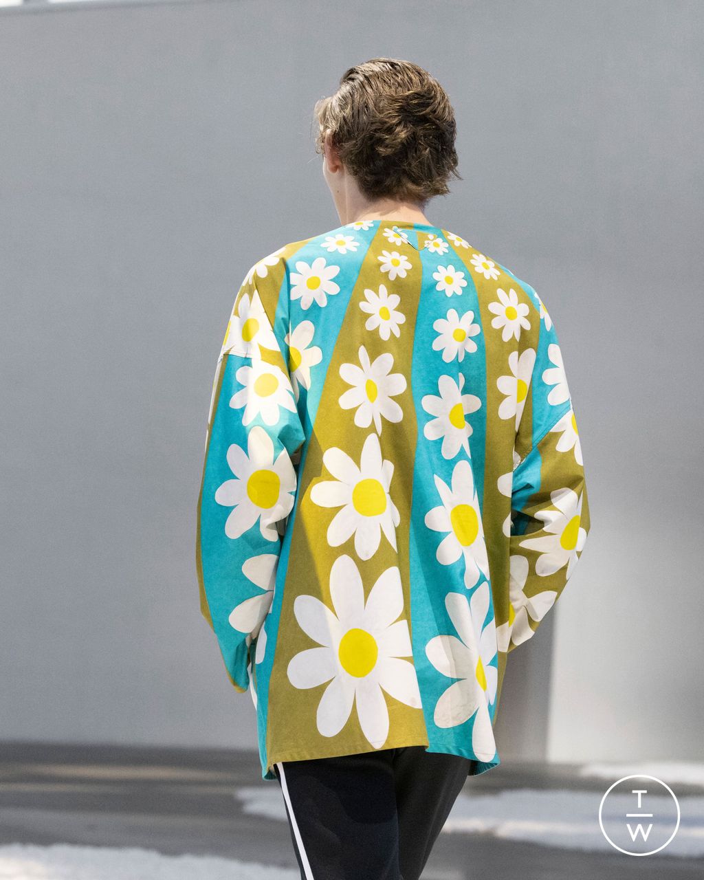 Fashion Week Milan Spring/Summer 2026 look 32 from the Prada collection menswear accessories