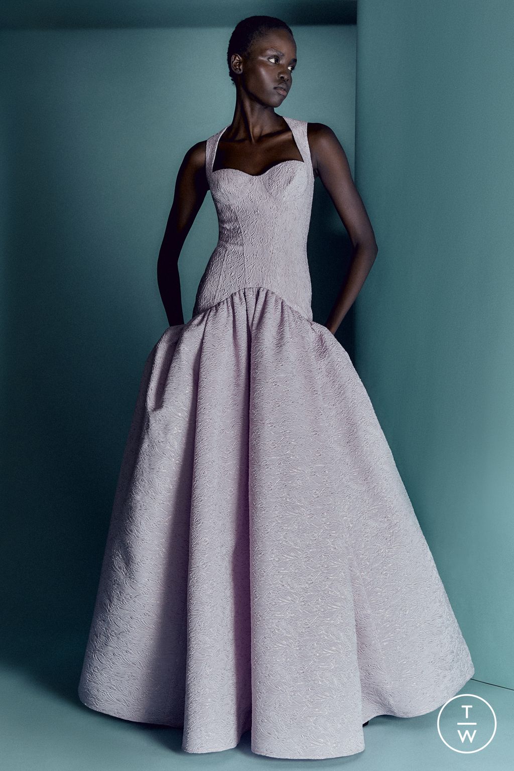 Fashion Week London Pre-Fall 2026 look 21 de la collection Huishan Zhang womenswear