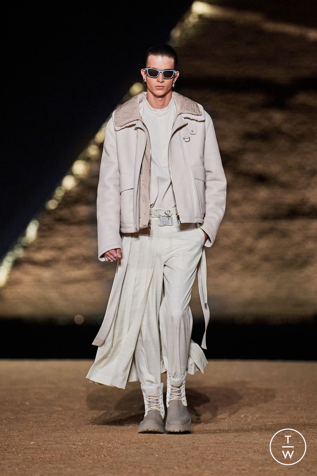 Fashion Week Paris Pre-Fall 2023 look 22 from the Dior Men collection 男装